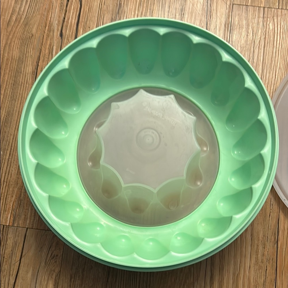 Tupperware Mint Green Round Container - Picture 6 of 6
